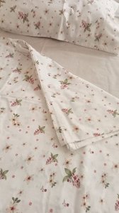 Çiçek Desenli Çift Kişilik Pamuklu Nevresim Takımı - Ferah ve Romantik Konfor