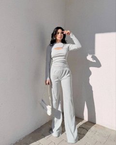 Pencere Detay Bluz ve Bol Paça Yırtmaçlı Pantolon Takım