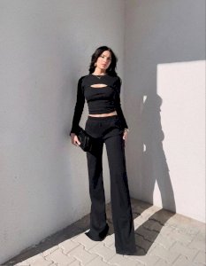 Pencere Detay Bluz ve Bol Paça Yırtmaçlı Pantolon Takım