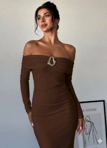 Toka Detaylı Tam Boy Madonna Yaka Elbise (Dalgıç Kumaş)